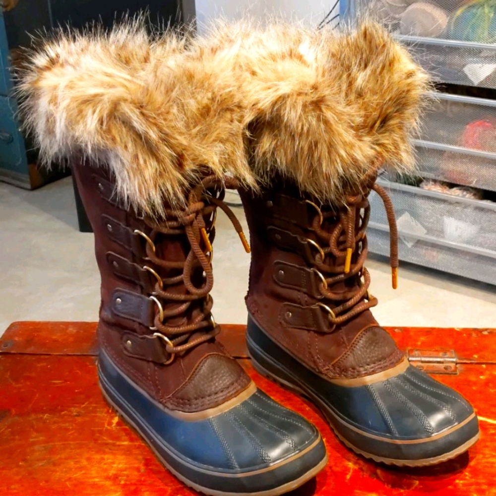 Sorel tall brown suede winter boots